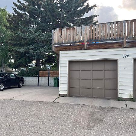 Cozy Basement Suite-溫馨小屋 Designated Parking YYC Exteriér fotografie