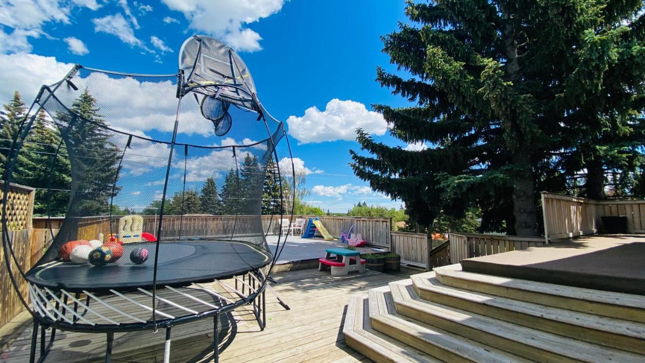 Cozy Basement Suite-溫馨小屋 Designated Parking YYC Exteriér fotografie